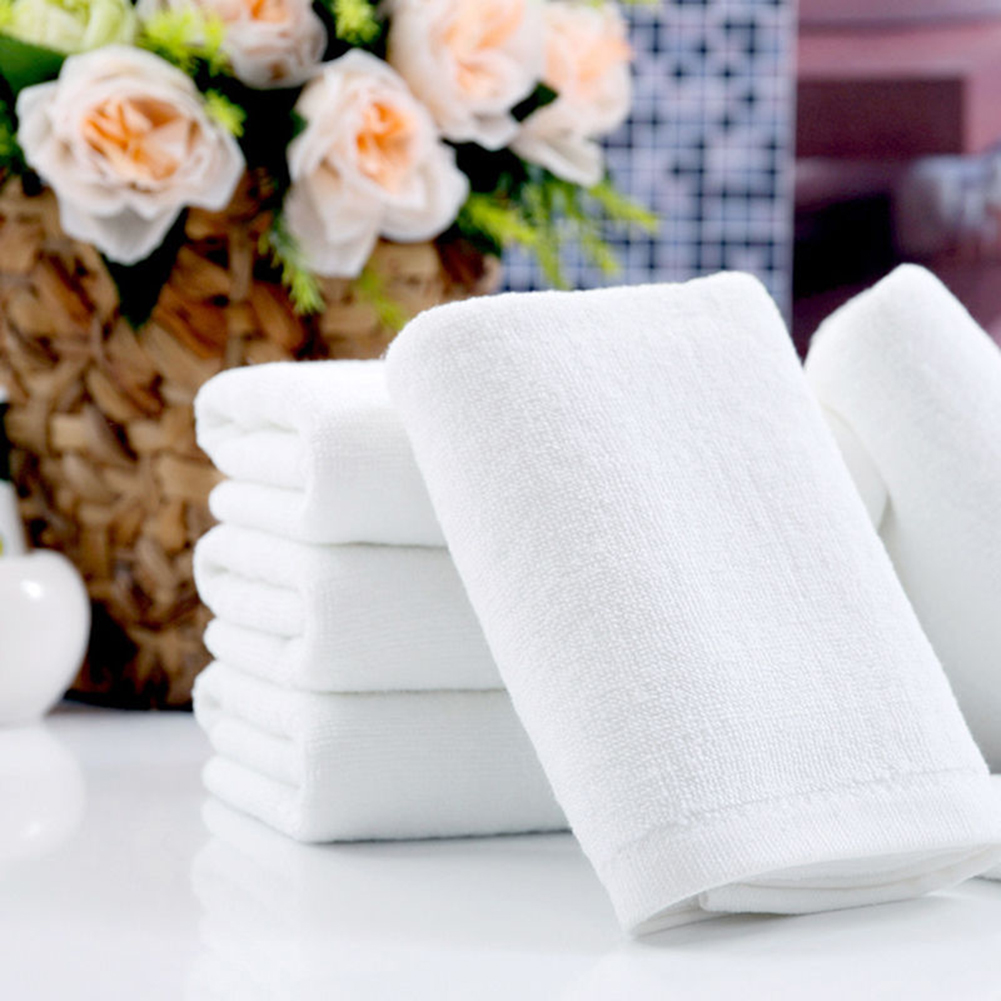 Khăn tắm màu trắng mềm mại size 30x70cm