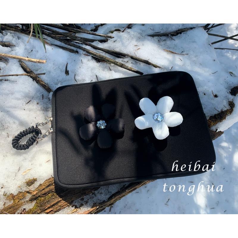 Túi họa tiết hoa trắng đen sang trọng đựng máy tính xách tay 11inch