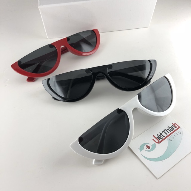 Kính bán nguyệt cut out chất nửa viền