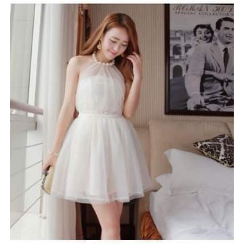 Đầm dự tiệc trắng xòe chuỗi hạt sang chảnh