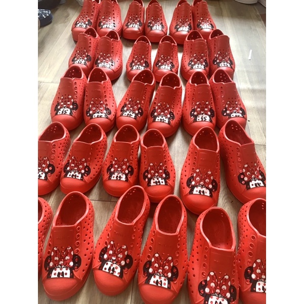 Giày nativ.e hoạ tiết mickey