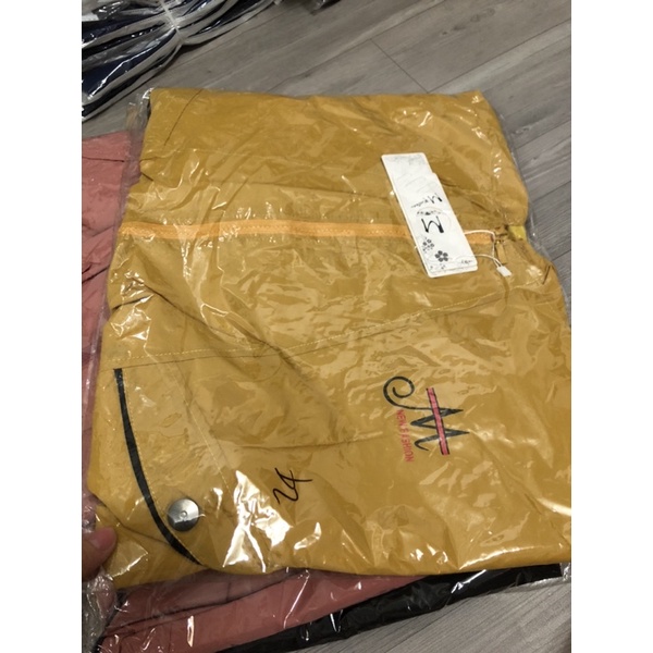 Áo khoác dù gió form lửng