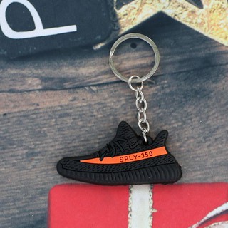 Móc khóa silicone giày yeezy Đen đỏ