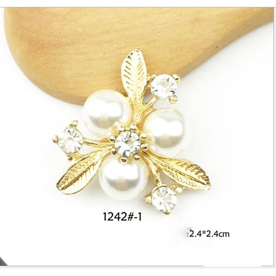 Center đính đá nhân tạo mạ kim loại 6k/cái