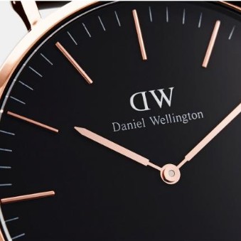 Đồng hồ DW CLASSIC BLACK MAWES DÂY NÂU CHÍNH HÃNG