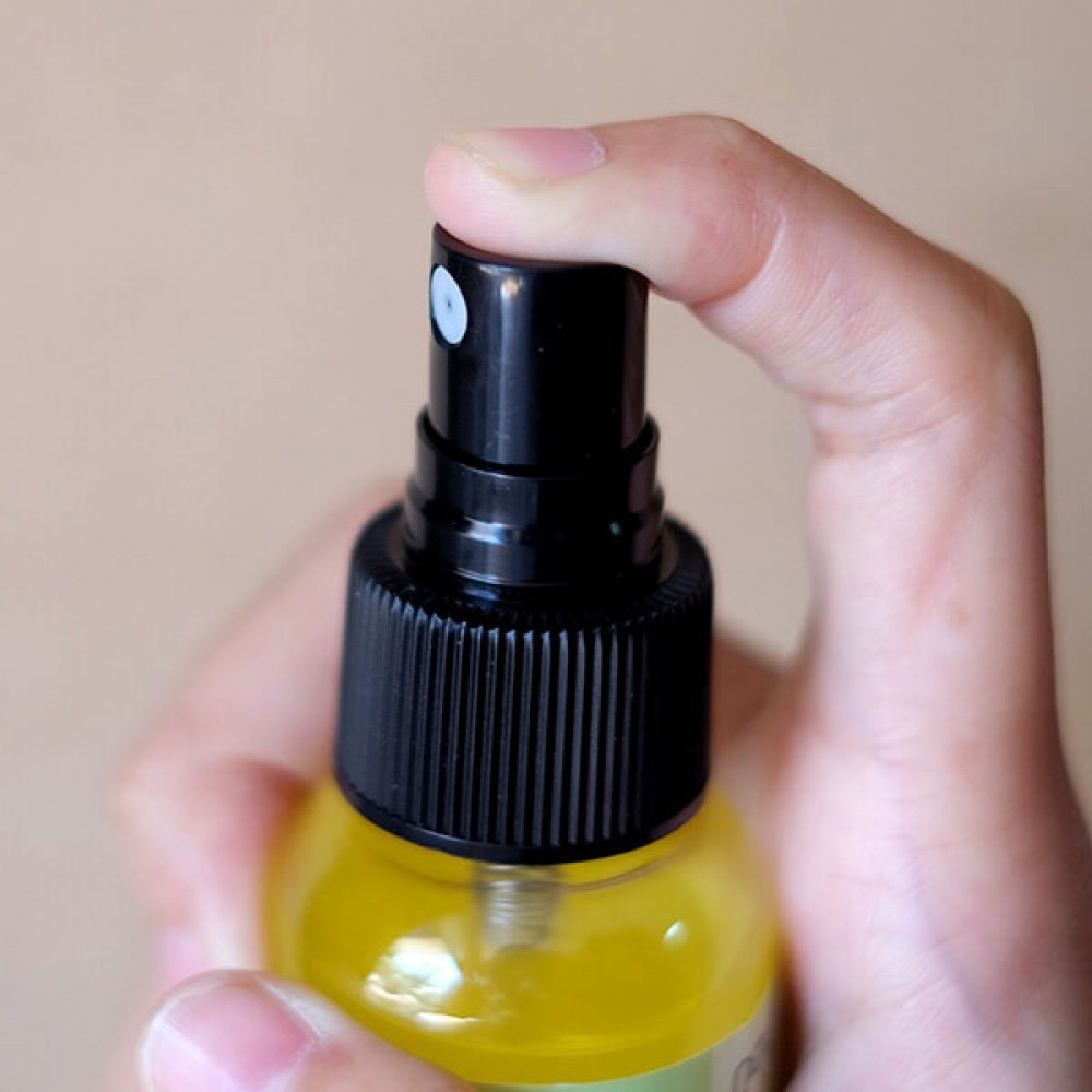 Tinh dầu sả xịt muỗi và côn trùng Phutawan Citronella 100mL