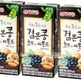 Sữa đậu đen, óc chó hạnh nhân