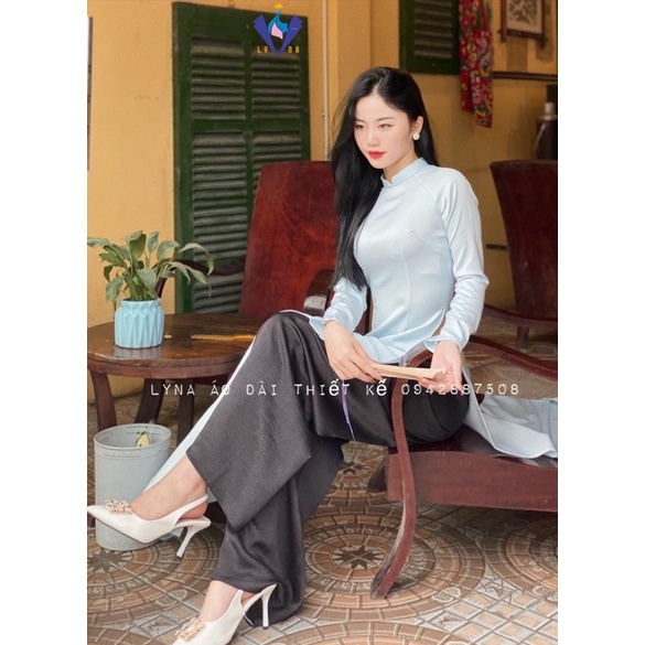 Áo dài truyền thống đẹp, áo dài màu trắng xanh nhẹ nhàng, lụa mềm mịn, tôn da và tôn dáng