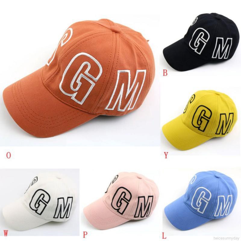 Nón lưỡi trai gắn trang trí quả cầu lông xù đáng yêu dành cho các bé