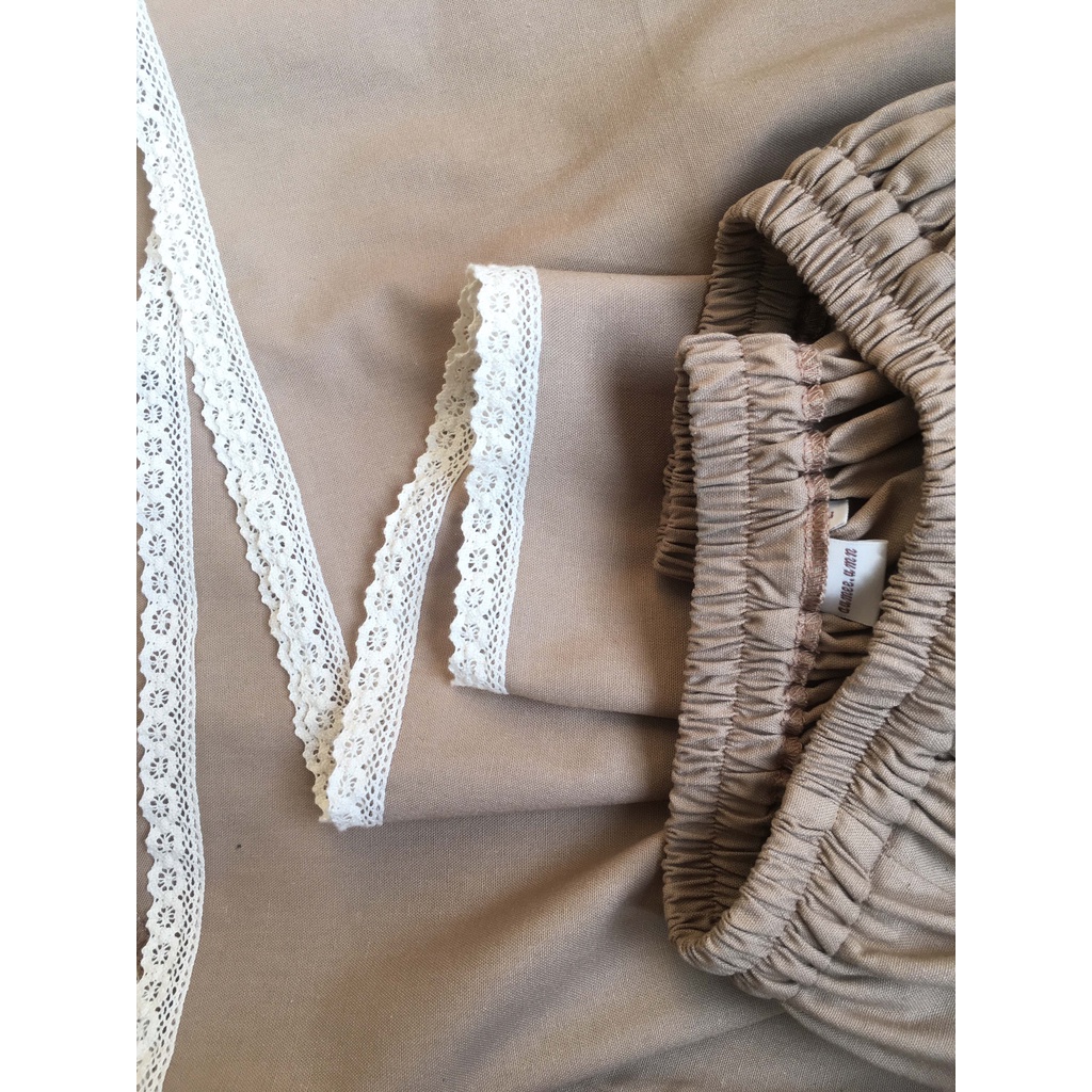 Chân váy viền ren - beige đậm