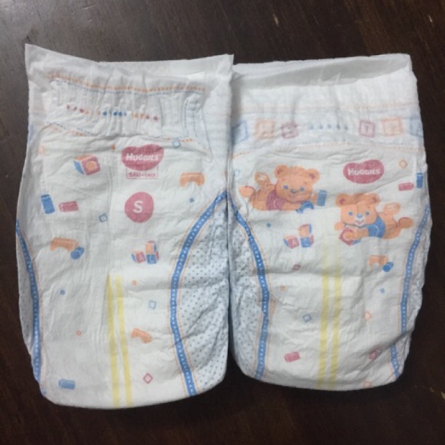 Combo 50 bỉm dán huggies sz s ( hàng trần mẫu km mới nhất )