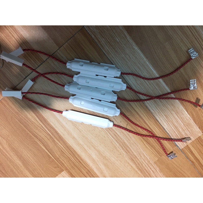 Cầu chì cao áp lò vi sóng 0.65A-5kV