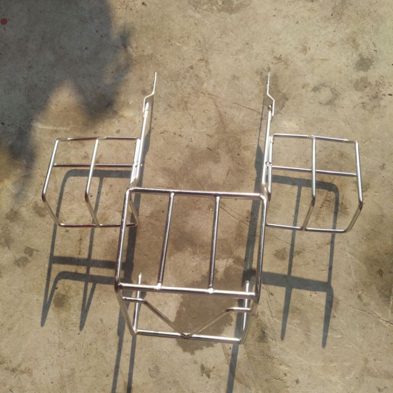 Bảo vệ hậu inox xe cup  honda 81 82