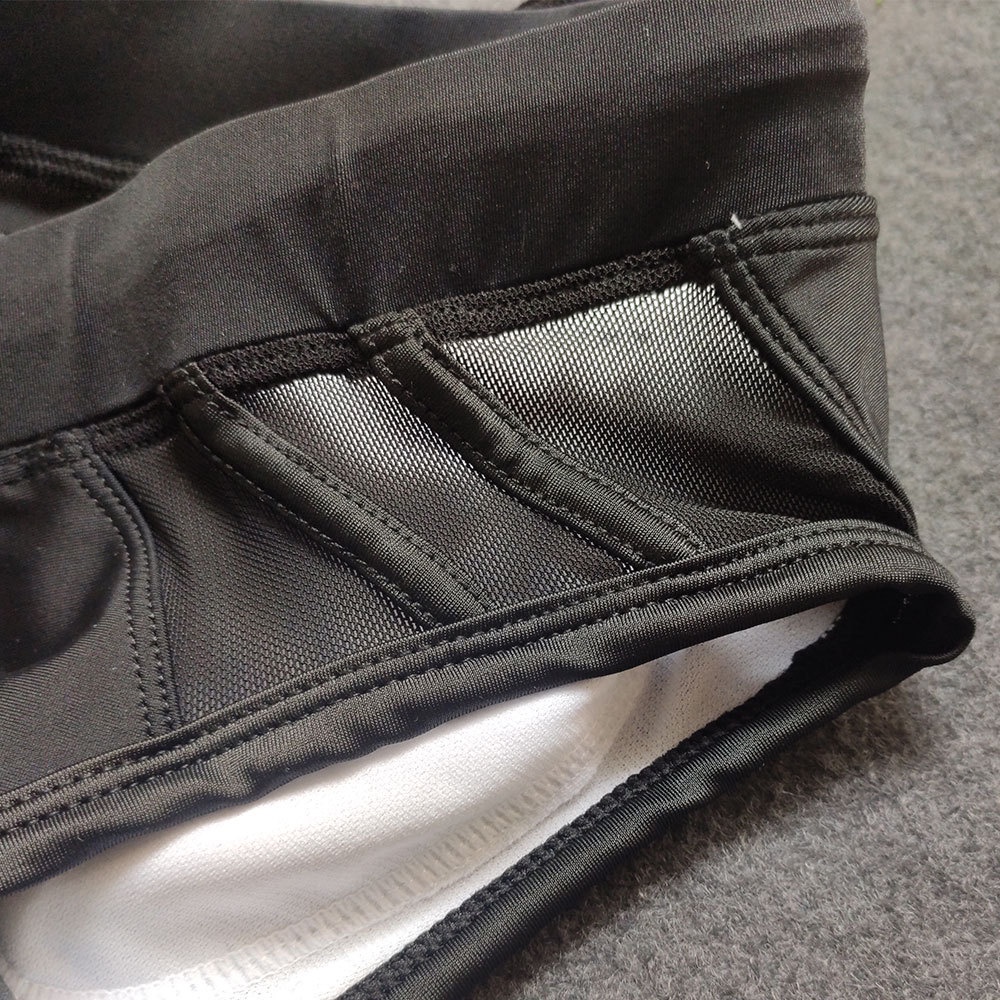 Quần bơi tam giác phối lưới màu đen có đệm nâng mông cho nam