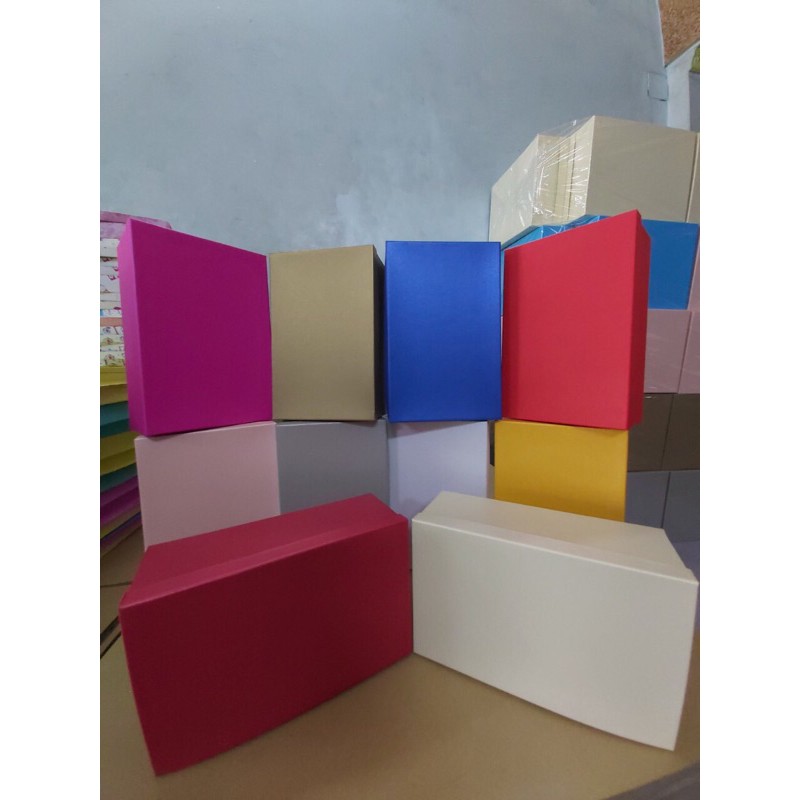 Hộp quà dễ thương 18x28x11 40k | BigBuy360 - bigbuy360.vn