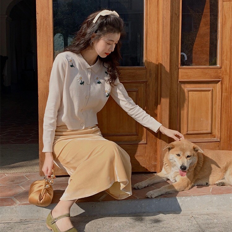 Áo khoác len Cardigan dáng rộng in hình hoa cúc | BigBuy360 - bigbuy360.vn