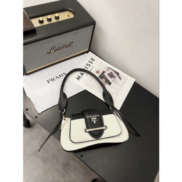 Túi kẹp nách #prada ngọc trinh trắng đen sidonie có hộp