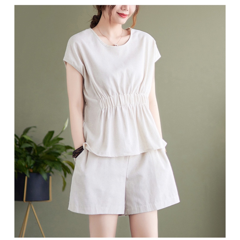 Bộ nữ gồm áo sát nách quần short thiết kế trẻ trung, chất đũi cao cấp mềm mịn.  H9