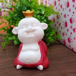 Tượng chibi chú Heo may mắn - đội thỏi vàng