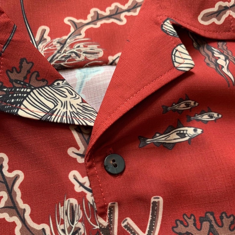 CHINLIKE - RED FISH SHIRT - Áo sơmi in hoạ tiết
