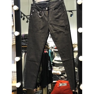 Quần jeans đen trơn cắt gấu D022
