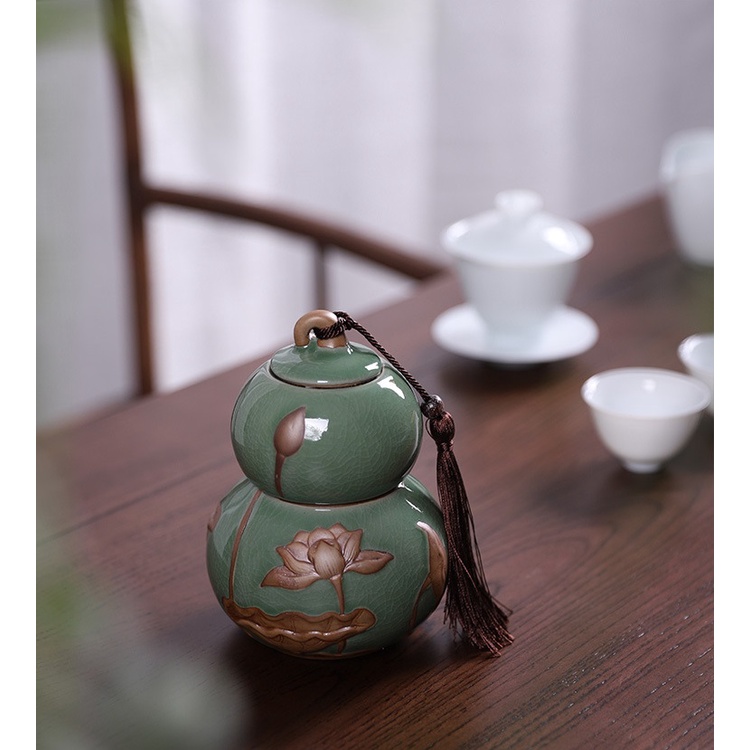 Hũ, Bình Đựng trà họa tiết hoa sen đắp nổi