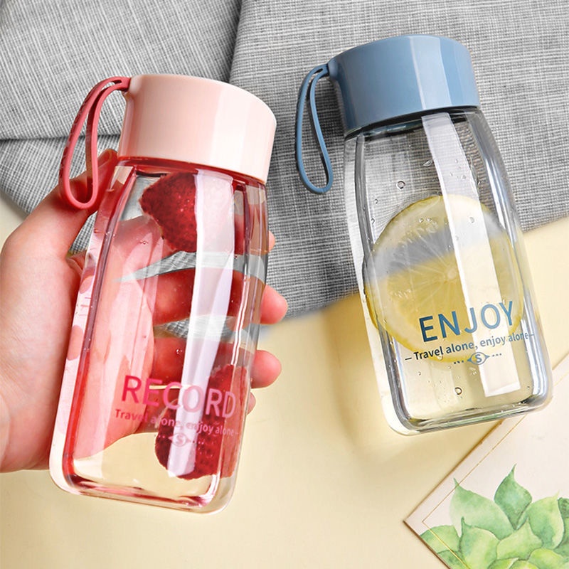 Bình đựng nước bằng nhựa trong suốt chống tràn thiết kế đơn giản dễ thương