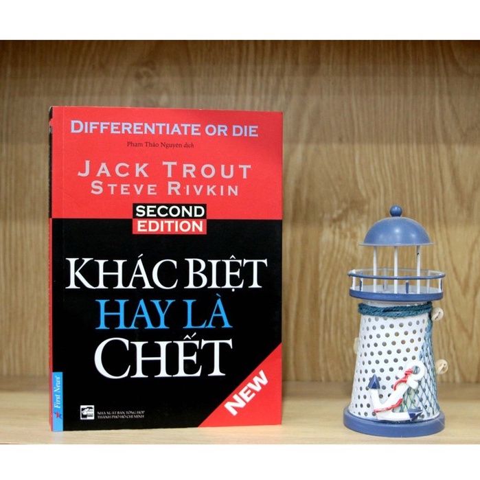 Sách - Khác Biệt Hay Là Chết (Tái bản) - First News Tặng Kèm Bookmark