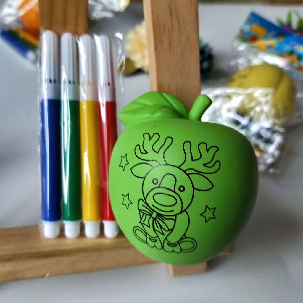 Trứng tô màu tặng kèm bút dạ