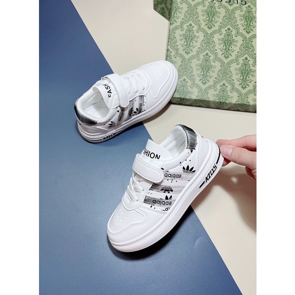 Guầy thể thao 3 vạch