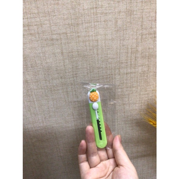 Dao dọc giấy mini gắn charm hoa quả dễ thương/ dao dọc giấy cute nhiều màu
