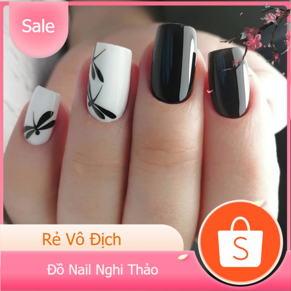 Sơn móng tay màu trắng đen cơ bản thường dùng cho các bạn làm nail