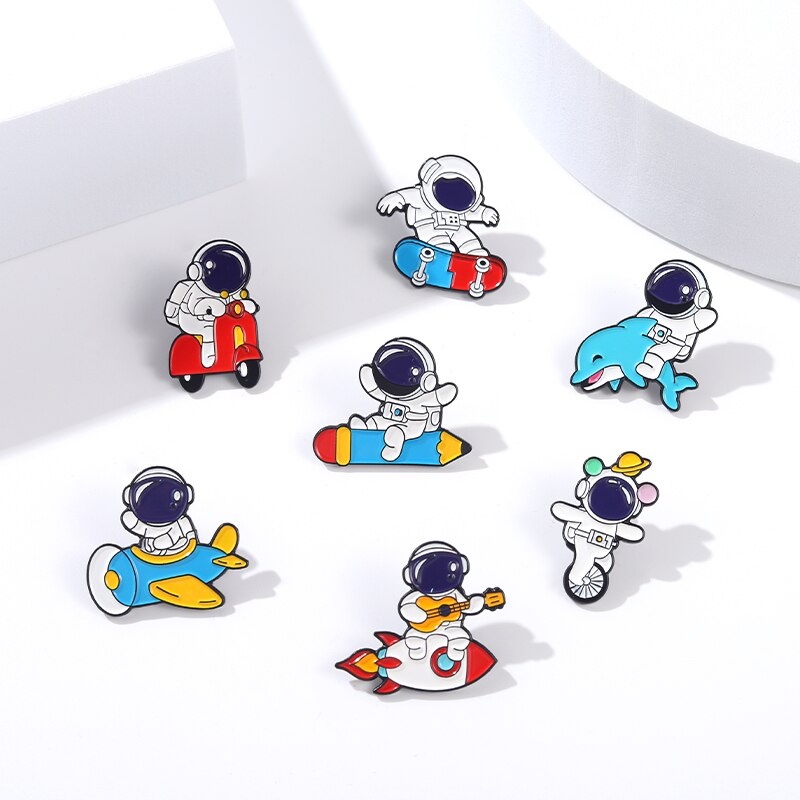 Pin cài áo phi hành gia astronaut du hành vũ trụ - GC122