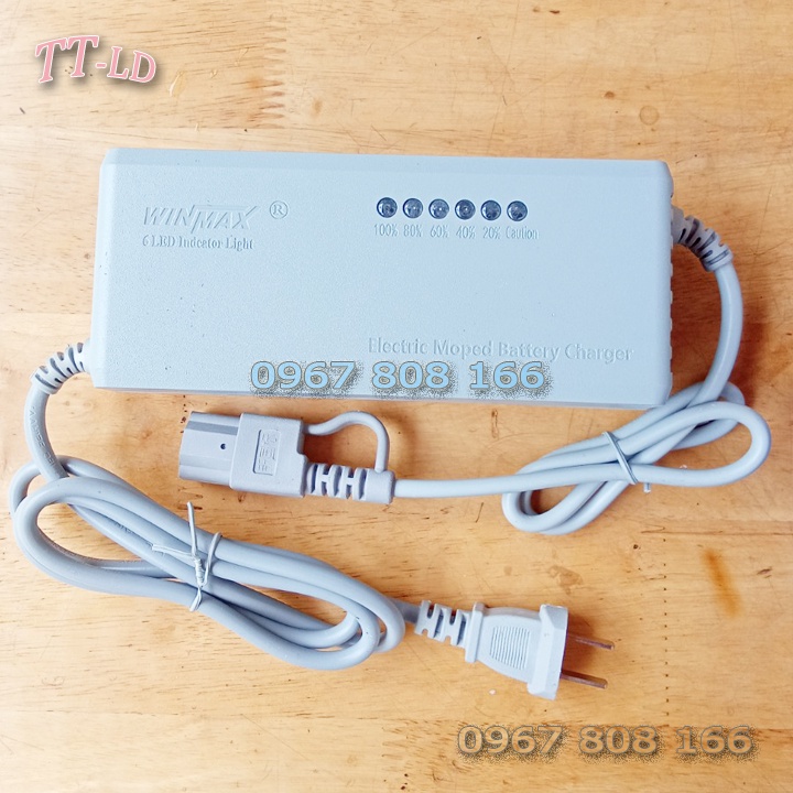 Sạc xe đạp điện WINMAX chất lượng cao - Bản cao cấp 6 đèn báo % pin, tự ngắt khi đầy chống phồng bình ắc quy.
