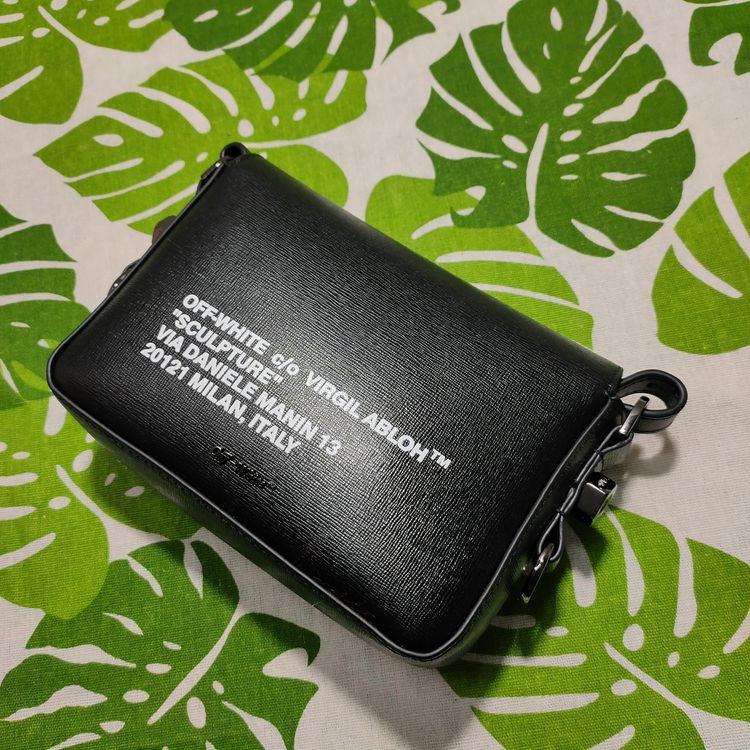 Túi đeo chéo Off White mini arrow logo shoulder bag fw20