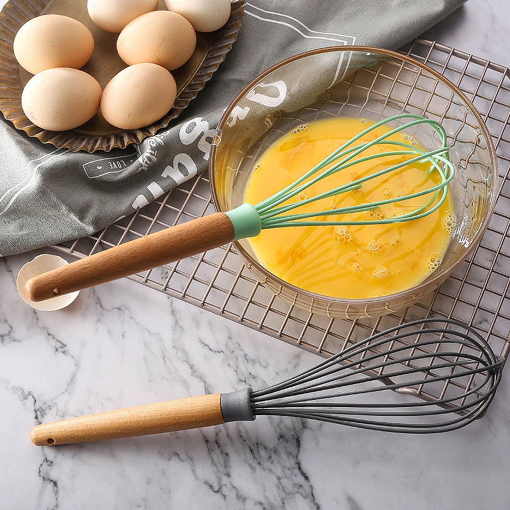 2pcs Stainless Steel Rotary Egg Beater Manual Eggbeater Cream Whisk Butter Blender Dough Mixer with Wooden Handle for Kitchen Home (Assorted Color)