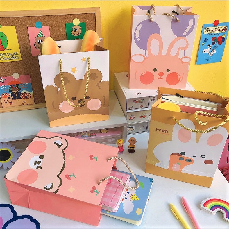 Túi quà tặng dễ thương cute, túi giấy có quai đựng quà sinh nhật, mừng năm mới, tết, gift bag hoạt hình xinh xắn