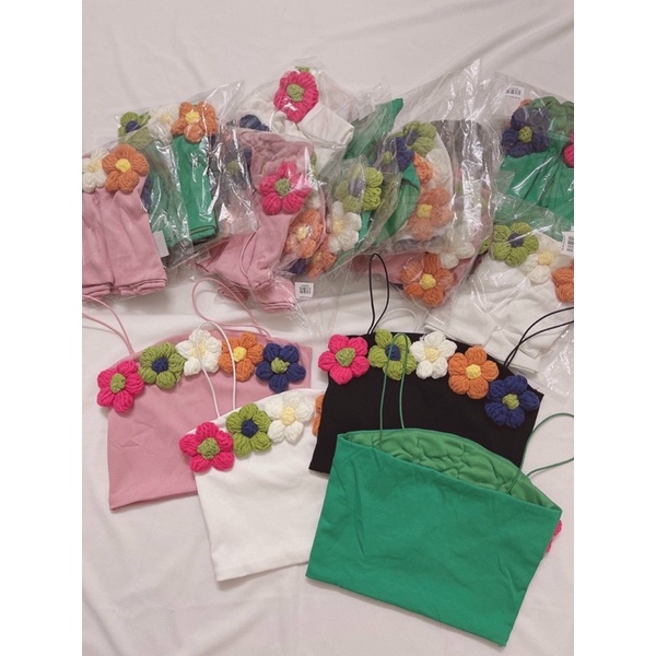 [FREESHIP- ẢNH THẬT] Có bán lẻ áo khoác cardigan len bông hoa + áo croptop hai dây len bông hoa + quần váy bí tầng