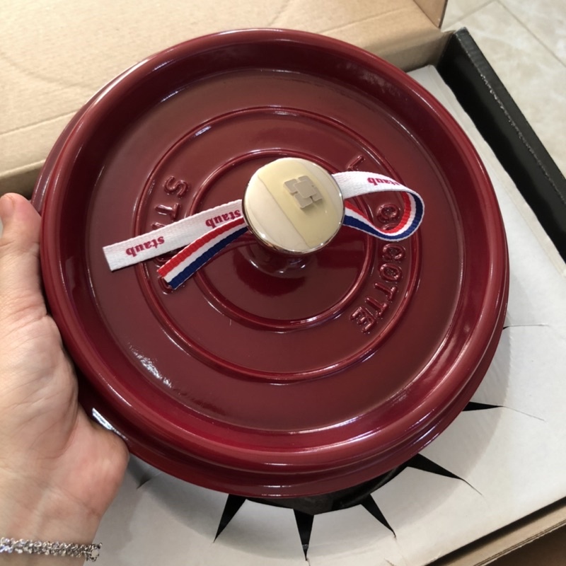 ( chính hãng) Nồi gang Staub 20cm made in France