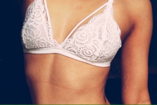 Braleter không gọng: 100k/ 3 cai