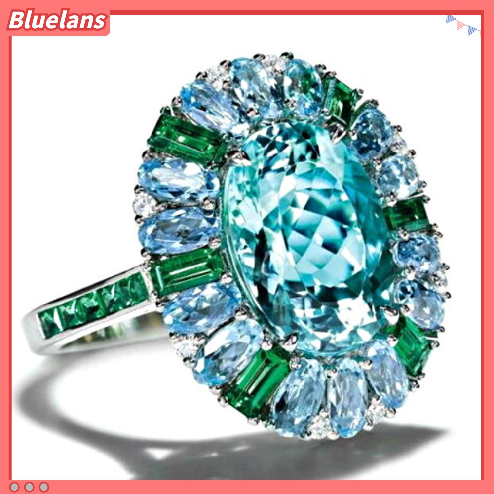 Nhẫn Đính Ngọc Lục Bảo Và Hoa Sang Trọng