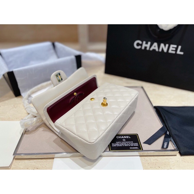 Túi xách Chanel màu trắng đen ghi size 23cm