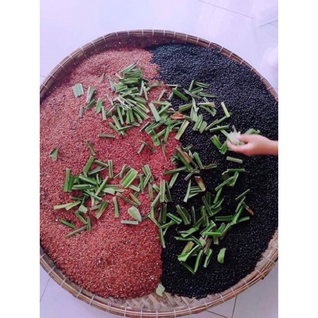 Trà gjạo lứt đậu đen + xanh lòng + Lá Dứa/ Trà gạo lứt + đậu đỏ + Lá Dứa ( túi 1kg rang Sẵn)