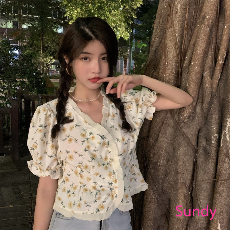 Áo croptop họa tiết hoa thiết kế thanh lịch cho nữ