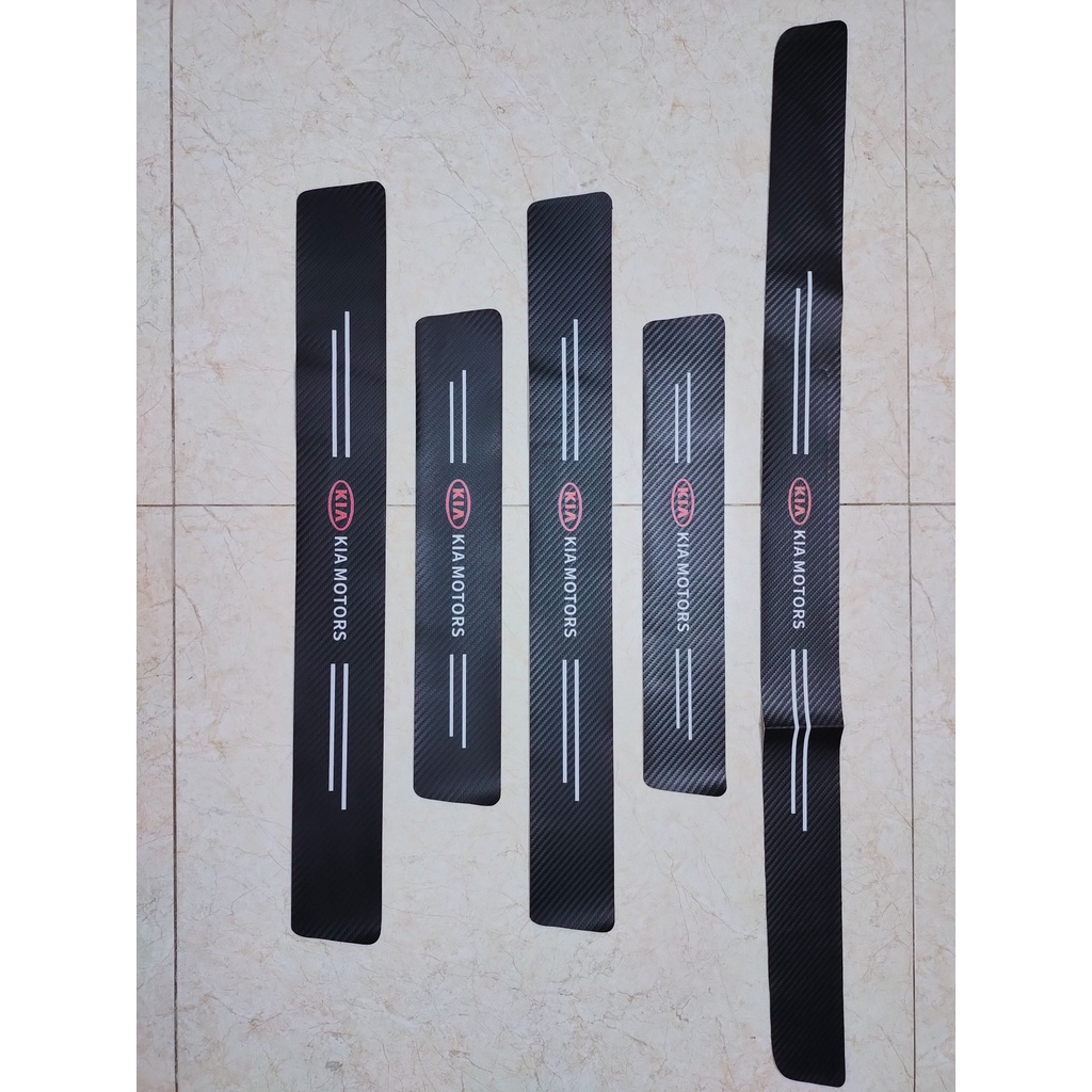 Nẹp Dán Vân Carbon Cho Xe Ô tô, Chống Xước Bậc Cửa, Bậc Cốp Sau Xe Có Logo KIA