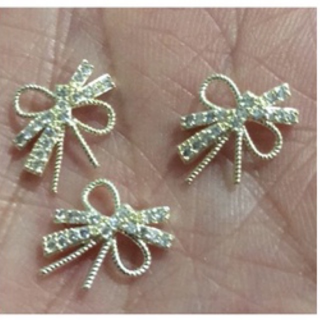 Cham nơ kim loại hàng 100% loại1 ( chăm mãi được hơn 1000 lượt mua họ xoá đánh soẹt thế là về số mo)