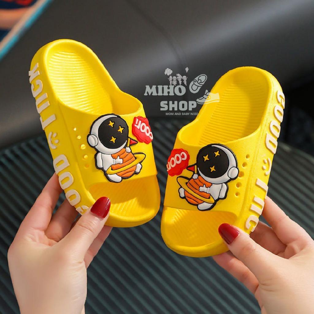 Dép Bánh Mì Phi Hành Gia Viền Chữ Siêu Đẹp Cho Bé Trai Bé Gái