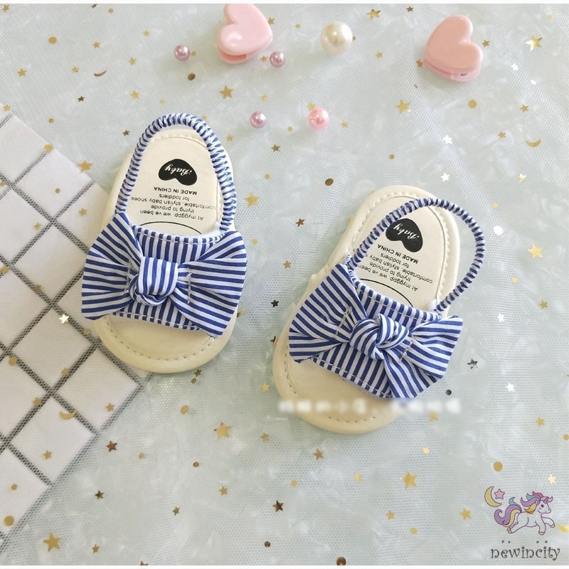 Giày sandal tập đi chống trượt cho bé gái