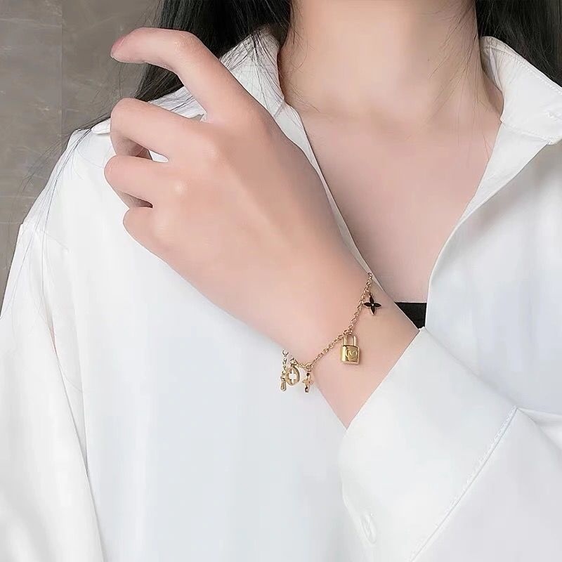 Dây Chuyền Thép Titan Không Gỉ Mặt Cỏ Bốn Lá Thiết Kế Đơn Giản Chất Lượng Cao Dễ Phối Đồ