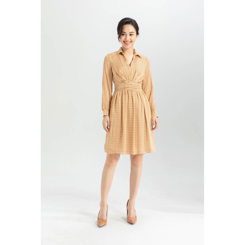 Đầm cổ đức nhúm eo thiết kế IVY moda MS 48M5046 | BigBuy360 - bigbuy360.vn